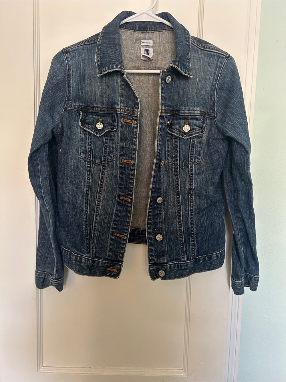 GAP Women's Vintage-Inspired Blue Denim Jacket
